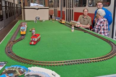 Modellstraßenbahn auf dem G193