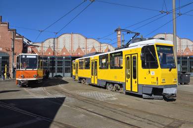 Auch der KT4D und der T6/B6-Zug stehen zur Abfahrt bereit